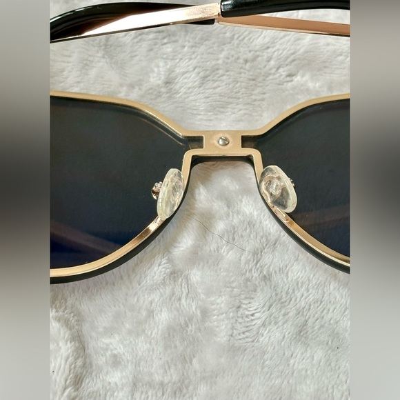 PRIVÉ REVAUX Gold Mirrored Sunglasses​ - Picture 10 of 11